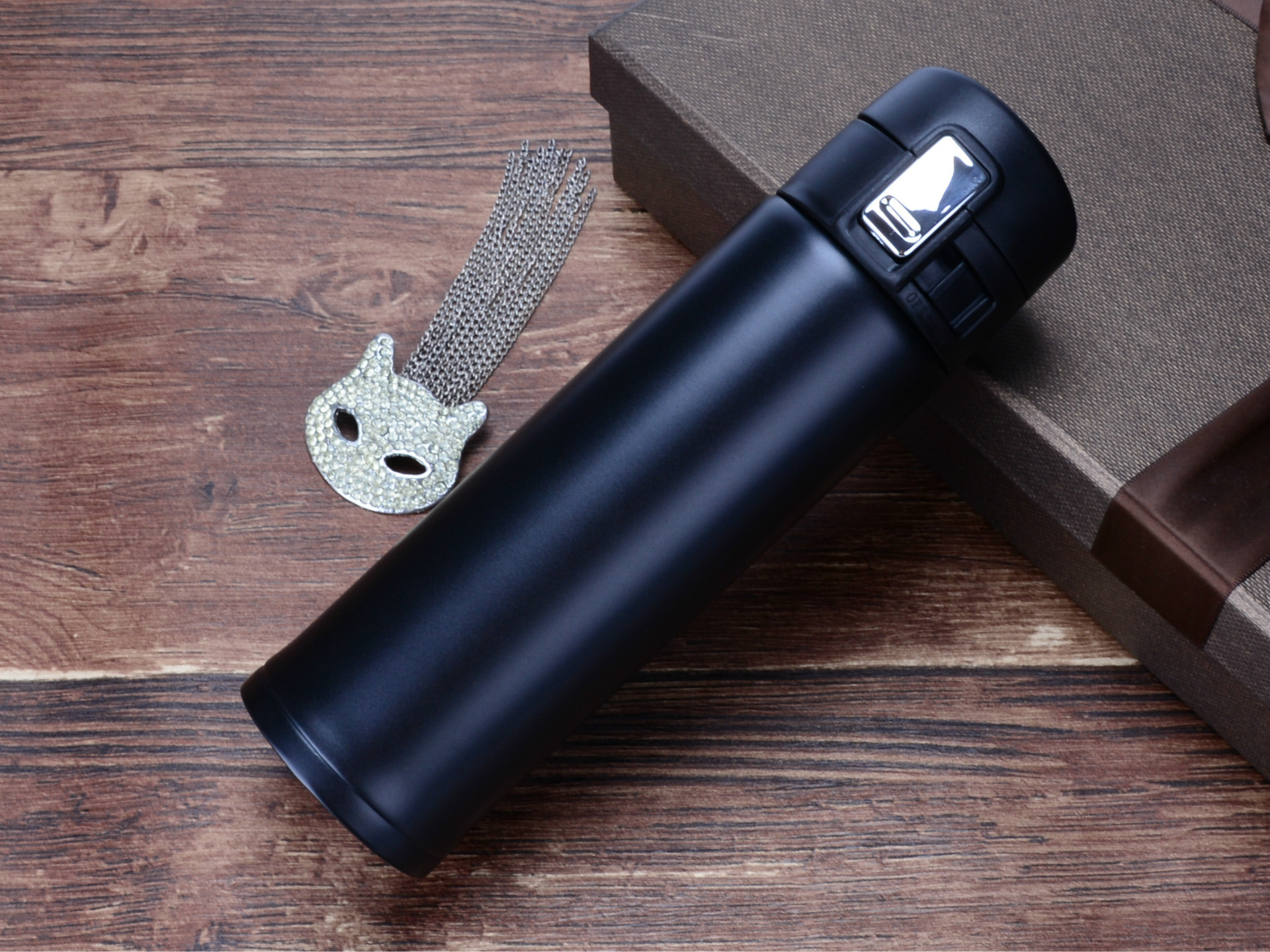 新款不锈钢弹跳保温杯